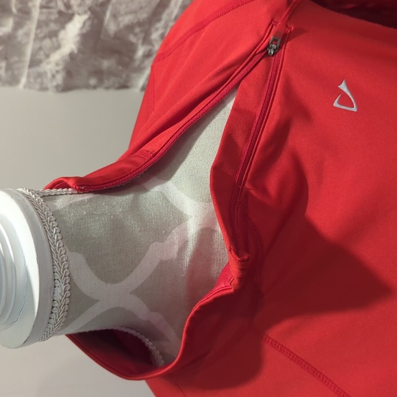 Paradox red base layer running shirt with angled neck zipper red - Picture 2 of 9